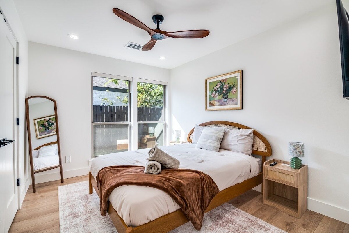 Free WiFi, bed sheets