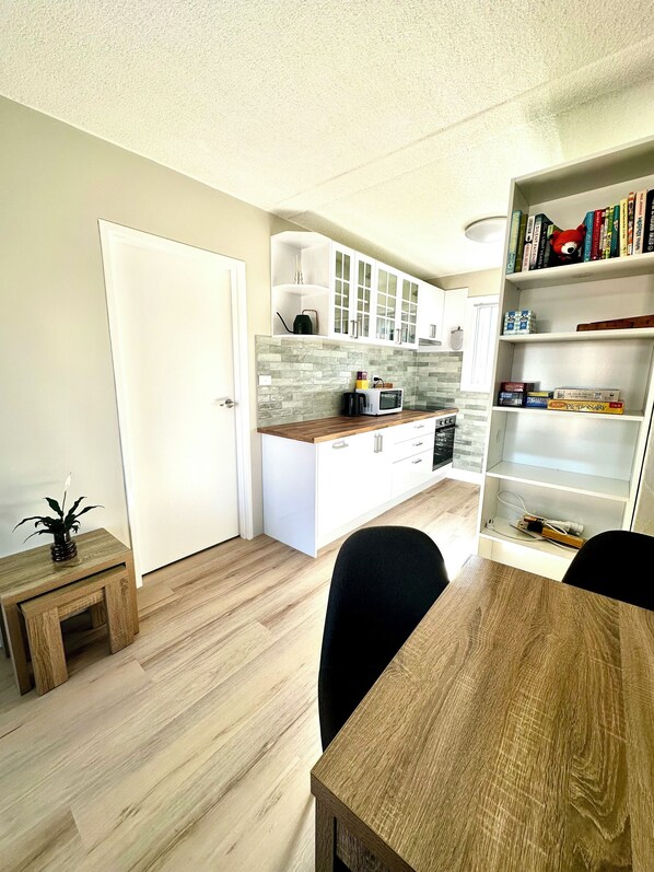 Micro-ondas, fogão, cooktop, lava-louças