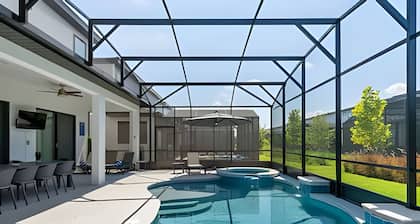 Luxurious 9BR Paradiso Pool, Cinema & Game Room