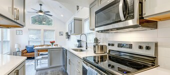 8 Mi to Dtwn Franklin: Mtn-View Cabin w/ Fire Pit