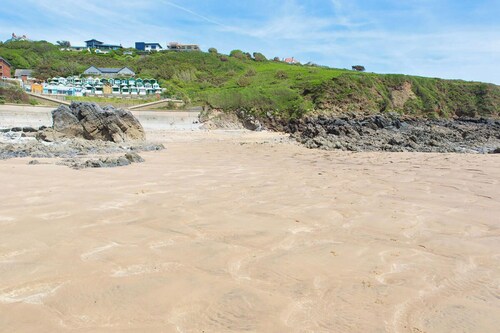 Tide&Terrace Coastal Calm in Rotherslade, Mumbles