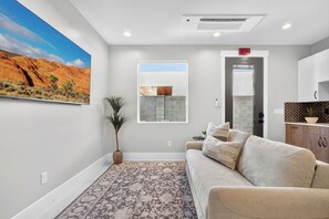 Smart TV, fireplace - Moonlight Mesa (Hurricane)