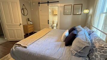 2 bedrooms, desk, iron/ironing board, travel crib