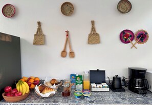 Free daily continental breakfast  - La Casa del Mural (Mexico City)