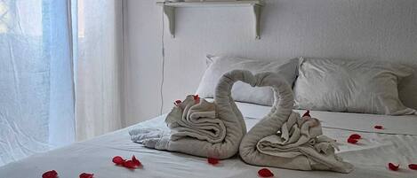 1 غرفة نوم وخدمة الإنترنت وملاءات أسرّة