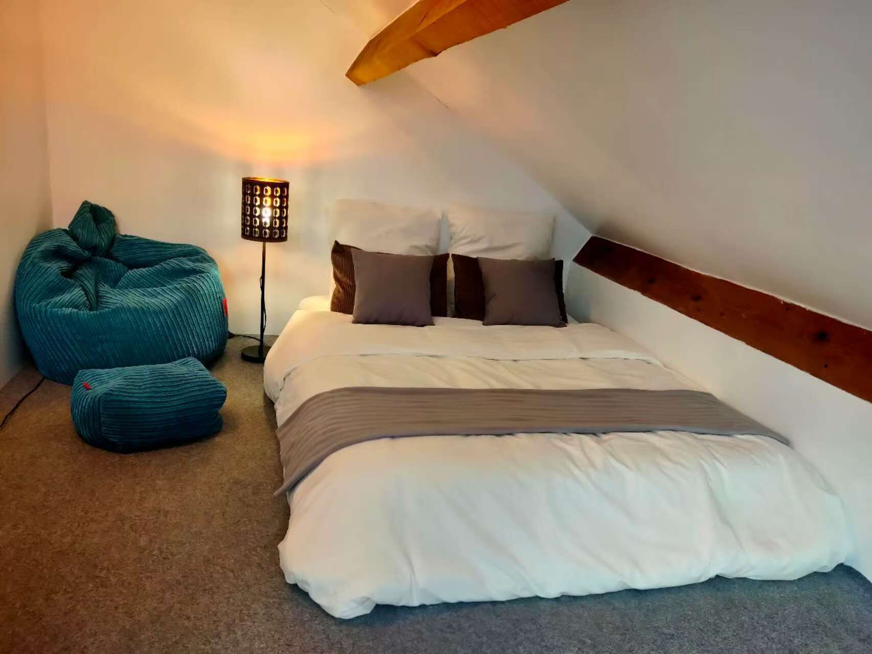 5 chambres, fer et planche à repasser, lit parapluie, Wi-Fi gratuit