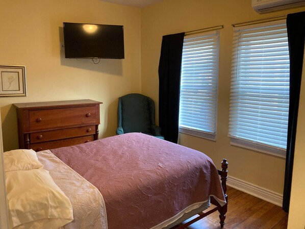 1 chambre, fer et planche à repasser, Wi-Fi, draps fournis