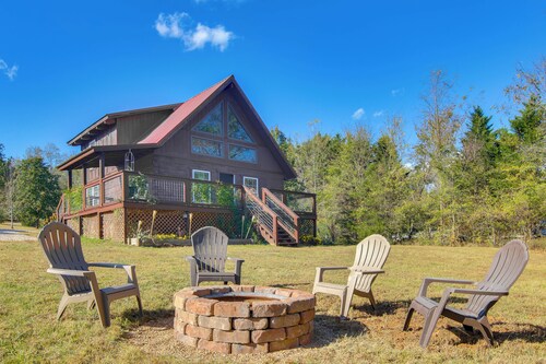 Hike & Unwind, Peaceful Wooded Retreat in Newport