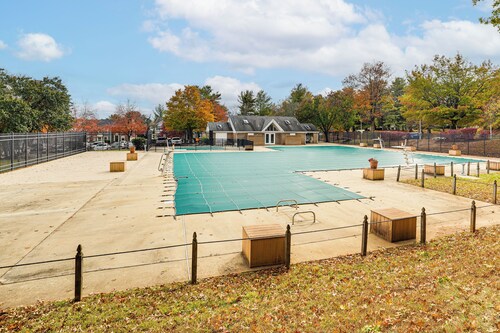 Near Trails, Parks & Orchards: Germantown Retreat