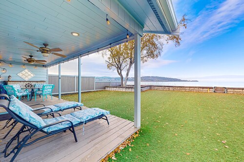 Waterfront Retreat w/ beach access, game room, & amazing sunsets