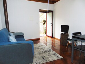 TV, fireplace - Aldeia do Pontido-Casa do Sobrado (Fafe)