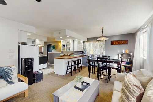 Peaceful countryside apartment with fireplace, full kitchen, and family-friendly