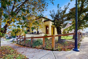 Exterior - Inviting Bremerton getaway with full kitchen, WiFi & great central location (Bremerton)