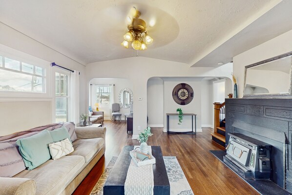 TV - Inviting Bremerton getaway with full kitchen, WiFi & great central location (Bremerton)