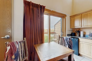 Interior - Chula Vista Studio + Loft condo with fast WiFi, central AC, & kitchenette (Wisconsin Dells)