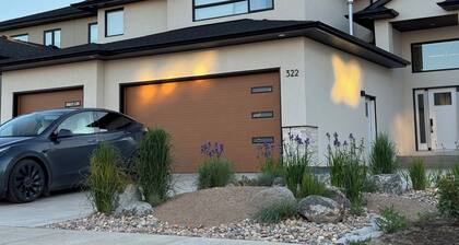 The Soft Fern Retreat | Cozy 2BR suite in Rosewood