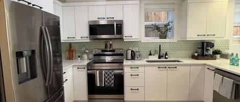 Fridge, microwave, oven, stovetop