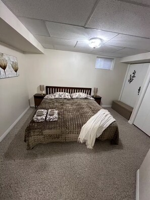 2 多间卧室、免费 WiFi、床单