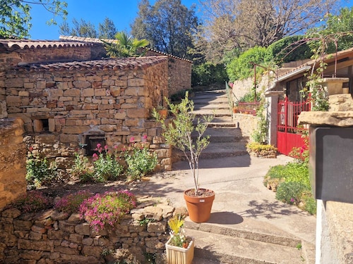 Bastide d'Aigrefeuille view of Cévennes National Park