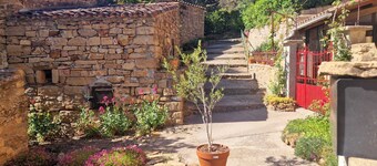 Bastide d'Aigrefeuille vue sur Parc National des Cévennes