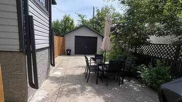 屋外ダイニングエリア