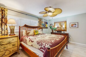 2 bedrooms, iron/ironing board, internet, bed sheets