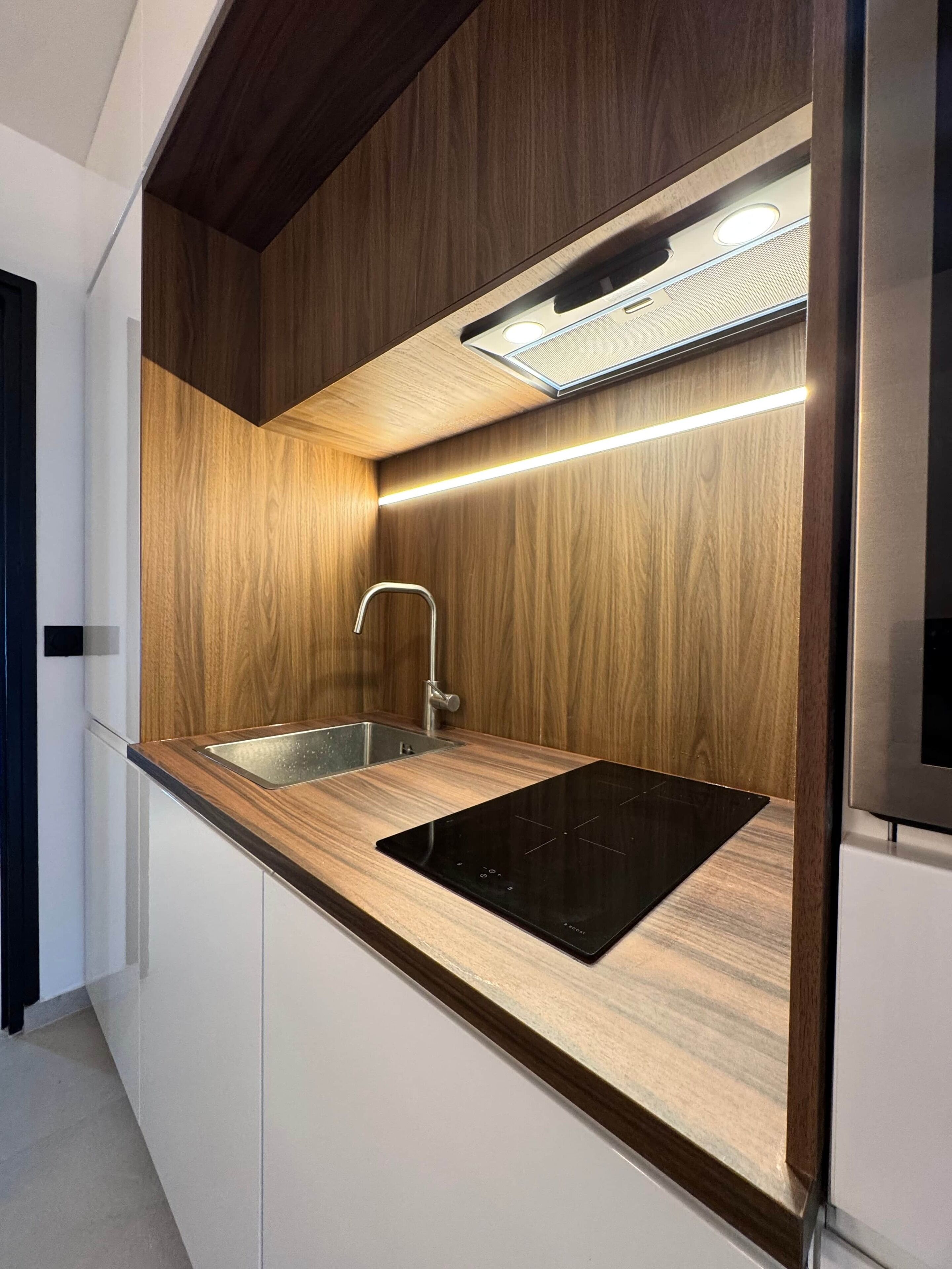 Réfrigérateur, micro-ondes, four, lave-vaisselle