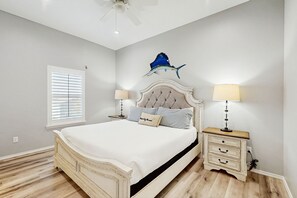 3 bedrooms, iron/ironing board, Internet, bed sheets - Charming Home w/ shared pool, boat launch & boat wash, fishing & golf nearby (Rockport)