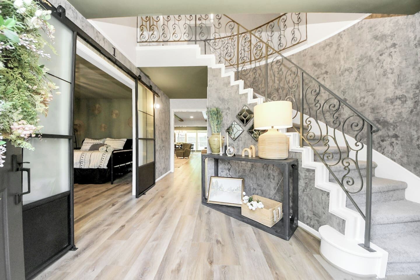 8 bedrooms, desk, iron/ironing board, travel cot