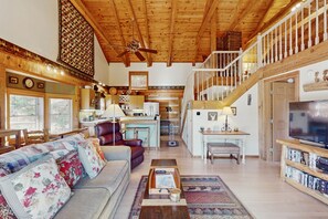 TV, fireplace, DVD player