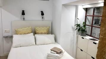 1 slaapkamer, een kluis op de kamer, een strijkplank/strijkijzer