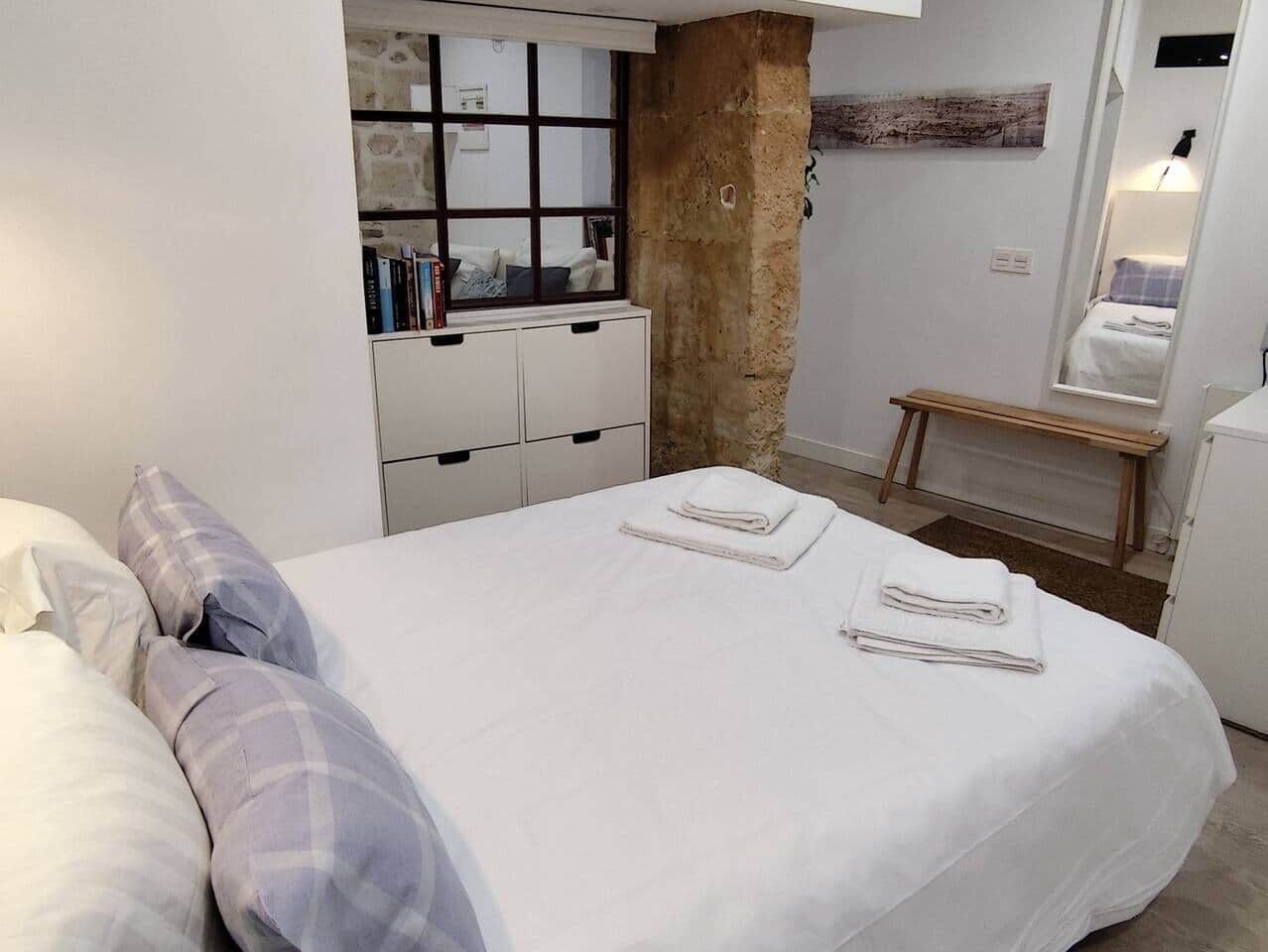 1 habitación y caja de seguridad en la habitación 