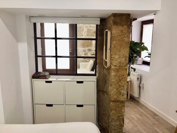 1 slaapkamer, een strijkplank/strijkijzer, gratis wifi, beddengoed