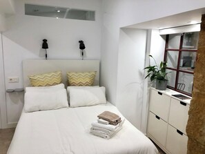 1 غرفة نوم ومكواة/لوح كي وواي فاي مجانًا وملاءات أسرّة