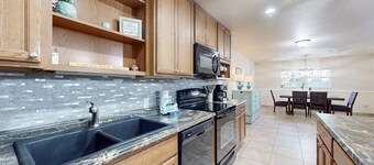 Charming beachside duplex steps to the Gulf with bikes and coastal views