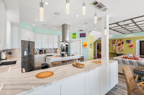 Beachfront home with saltwater pool, direct beach access, amd firepit