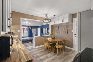 Dining - Walk to Stadium & Campus -4BR with Game Room (Columbus)