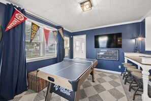Games room - Walk to Stadium & Campus -4BR with Game Room (Columbus)