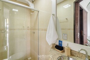 Basic Villa | Bathroom | Free toiletries