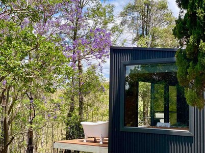 Dam It Getaway Posh Pod
Beautiful tiny home- pet Friendly