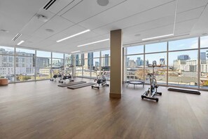 Fitness facility - Modern 1BR Near Broadway & The Gulch Pool (Nashville)