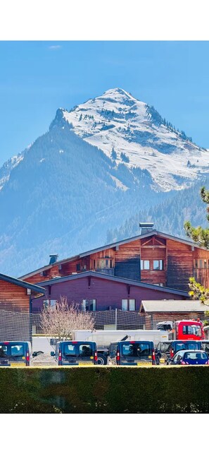 Exterior - Christmas Apt | Parking + Balcony | Near Center (Morzine)