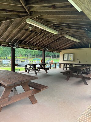 Outdoor dining - Lake Gaston Cabin w/ Boat Slip & Game Room (Littleton)