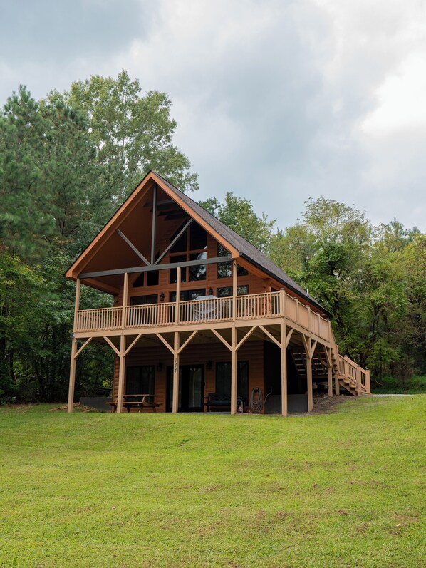 Exterior - Lake Gaston Cabin w/ Boat Slip & Game Room (Littleton)