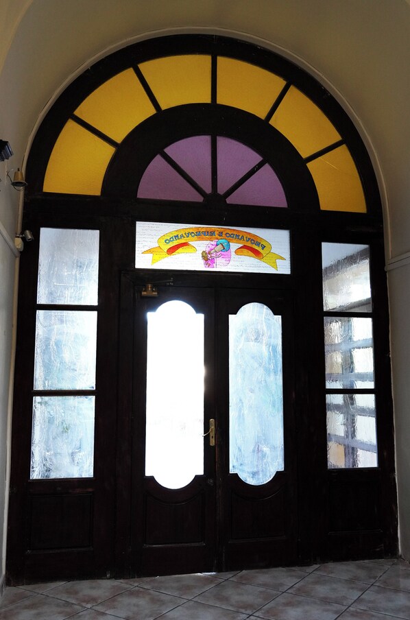 المنشأة من الداخل