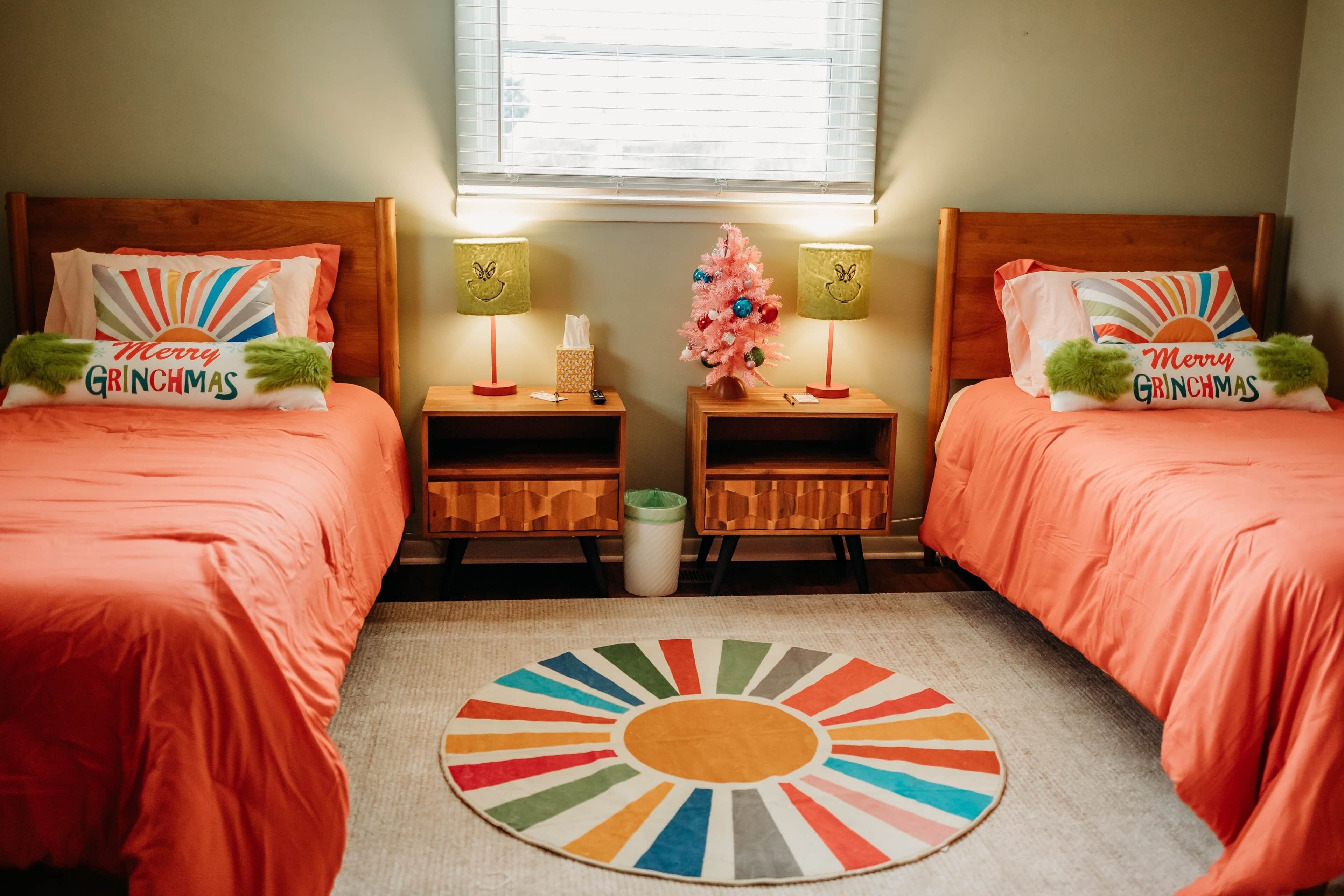 3 slaapkamers, een strijkplank/strijkijzer, wifi, beddengoed