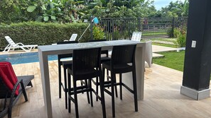 Outdoor dining - Charming 1-bedroom villa in superb Bahia with AC (Bahia)