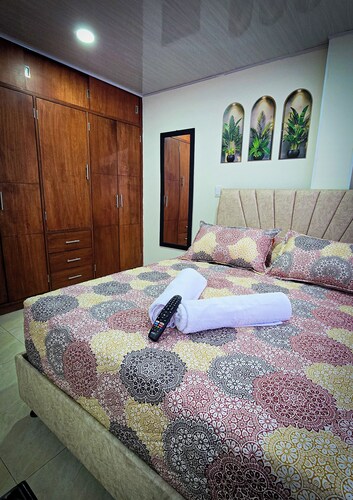 Habitación Familiar Cerca del Aeropuerto