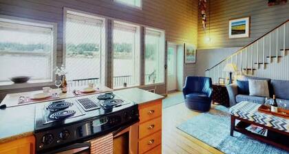 The Lockers ~ Waterfront ~ Historic Old Town