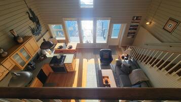 Smart TV, fireplace, DVD player, books